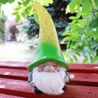 Kerti manó, zöld sapkás