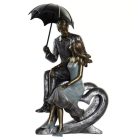 Szerelmes pár esernyővel figura II.