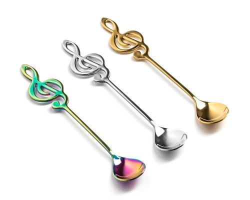 Violinkulcs alakú teáskanál készlet, színes