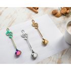 Violinkulcs alakú teáskanál készlet, színes